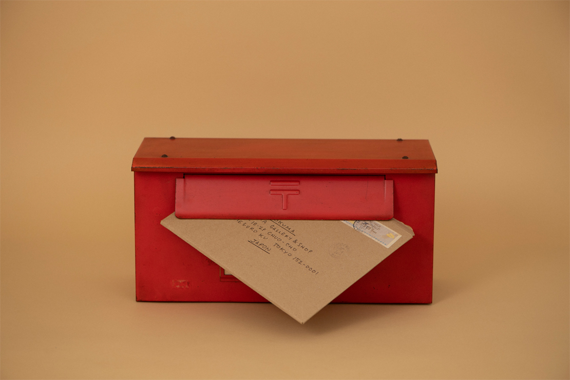 古い郵便ポスト（郵便受け）