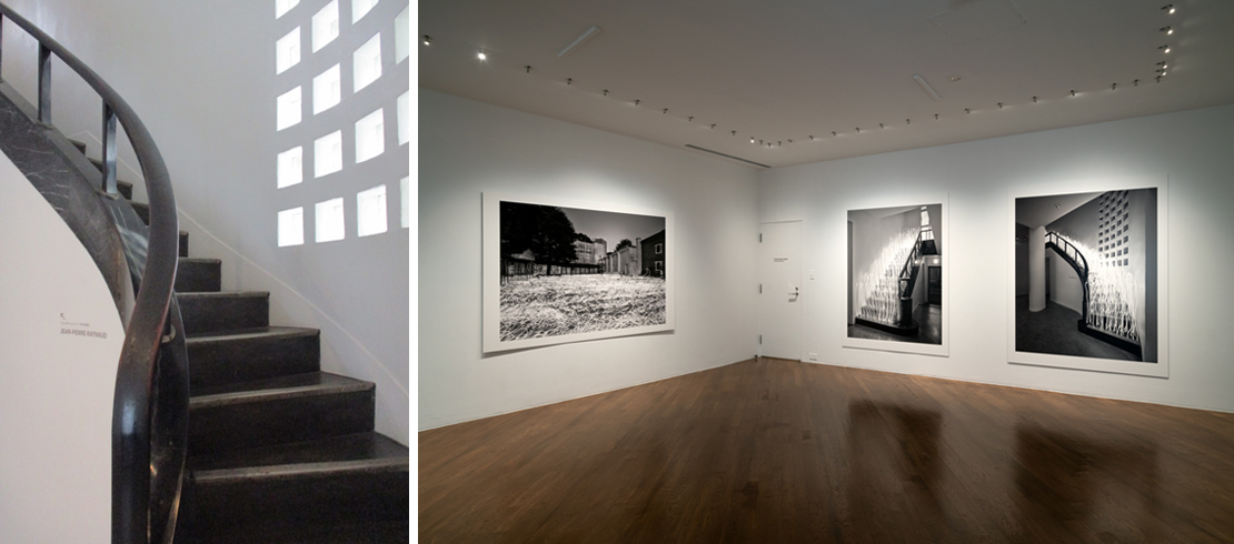 左は2階の壁に沿ってカーブを描く階段。その上にジャン＝ピエール・レイノーの「ゼロの空間」がある（写真：筆者提供）。右はギャラリーⅤの佐藤時啓の「光ー呼吸」シリーズ。
