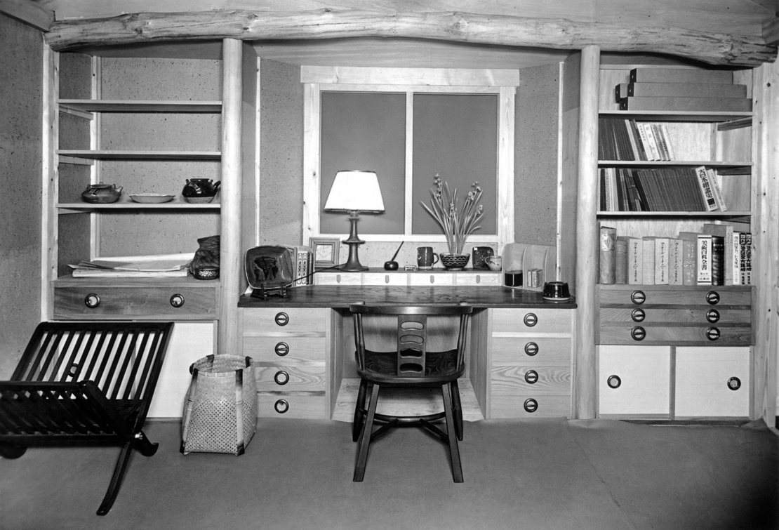 バーナード・リーチ考案設計の書斎